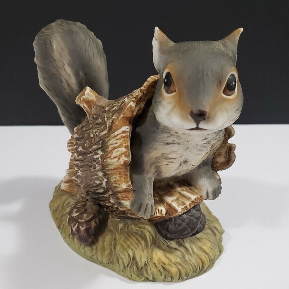 VINTAGE Squirrel Figurine Masterpiece Porcelain Homco 1986 Collectable - Picture 5 of 8